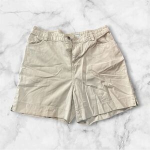 Vintage Women's Cream High-Rise Shorts - Tailored Casual 100% Cotton